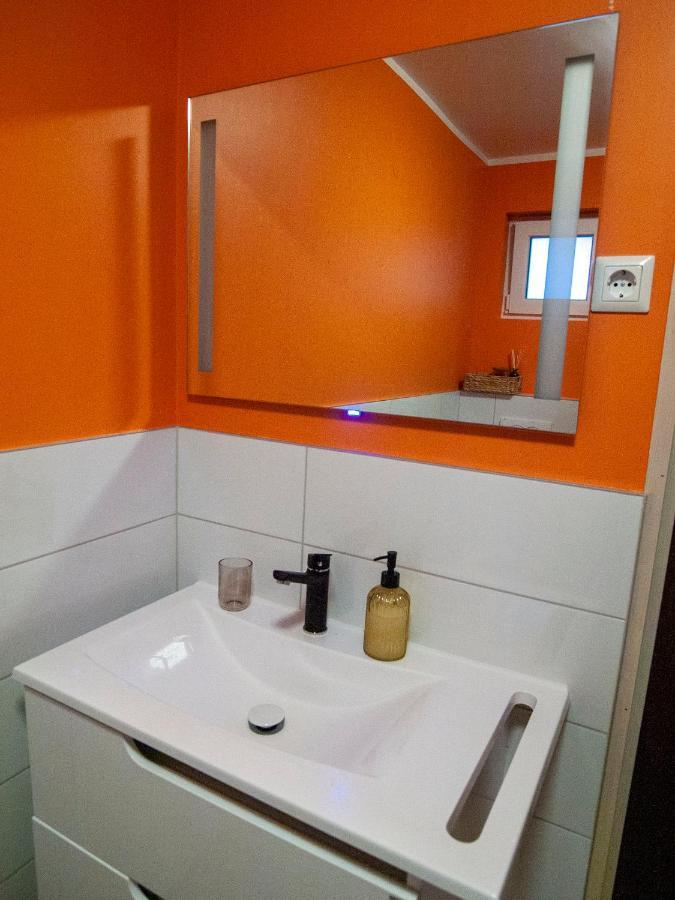 Holiday House Zarja - With Sauna And Hot Tub Bizeljsko Eksteriør bilde